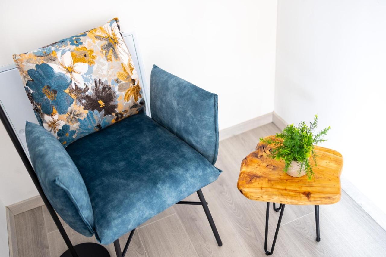 Design-Ferienwohnung In Kelberg Am Nuerburgring: Platz Fuer 6, Kueche, Wifi, Netflix Buitenkant foto