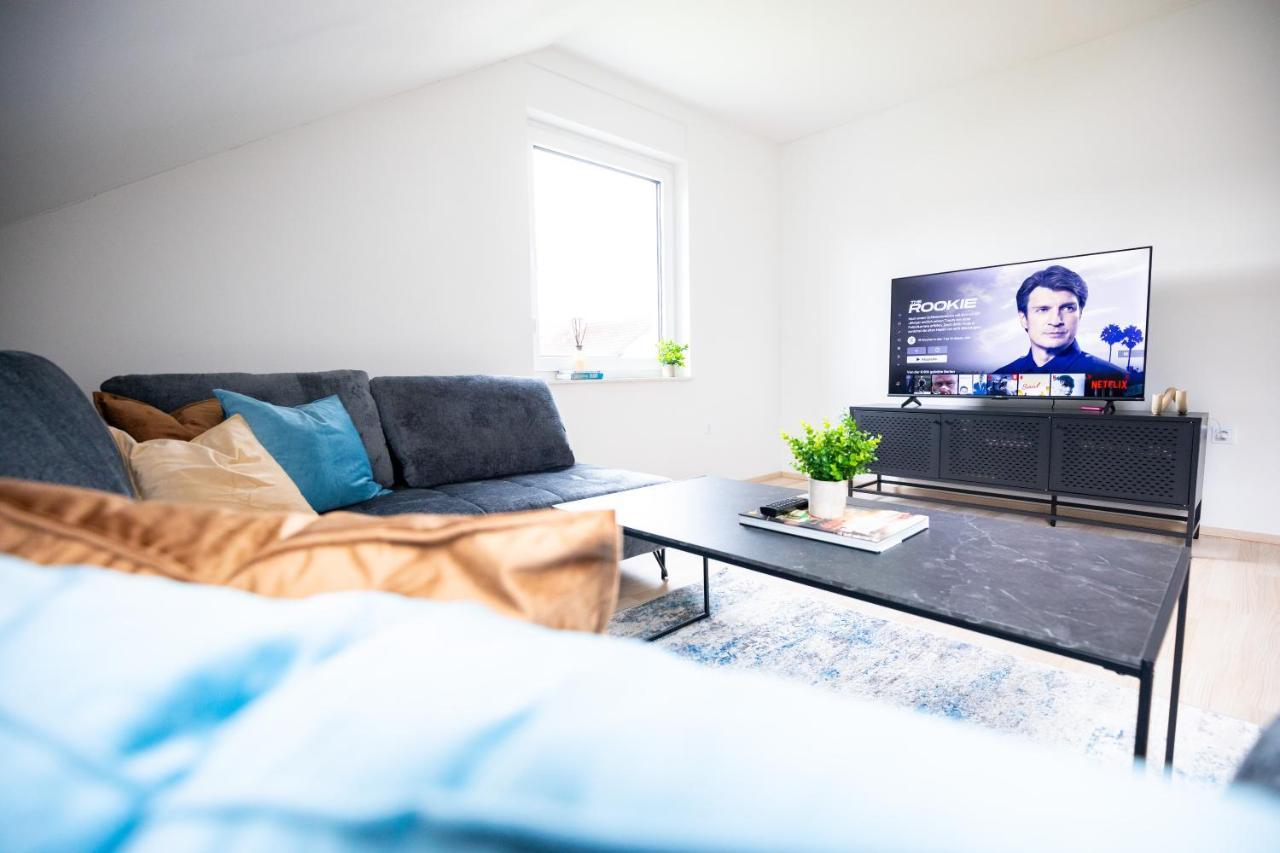 Design-Ferienwohnung In Kelberg Am Nuerburgring: Platz Fuer 6, Kueche, Wifi, Netflix Buitenkant foto