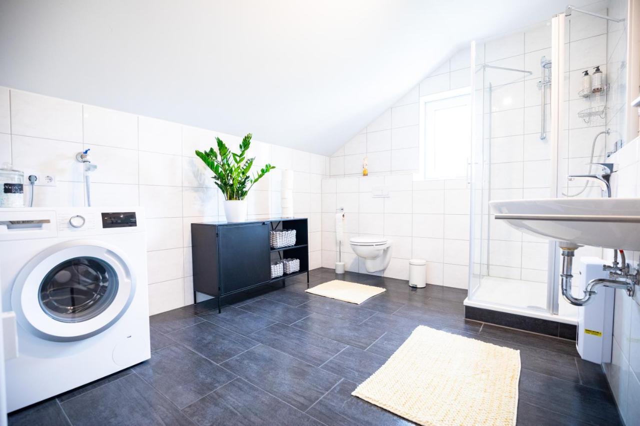 Design-Ferienwohnung In Kelberg Am Nuerburgring: Platz Fuer 6, Kueche, Wifi, Netflix Buitenkant foto