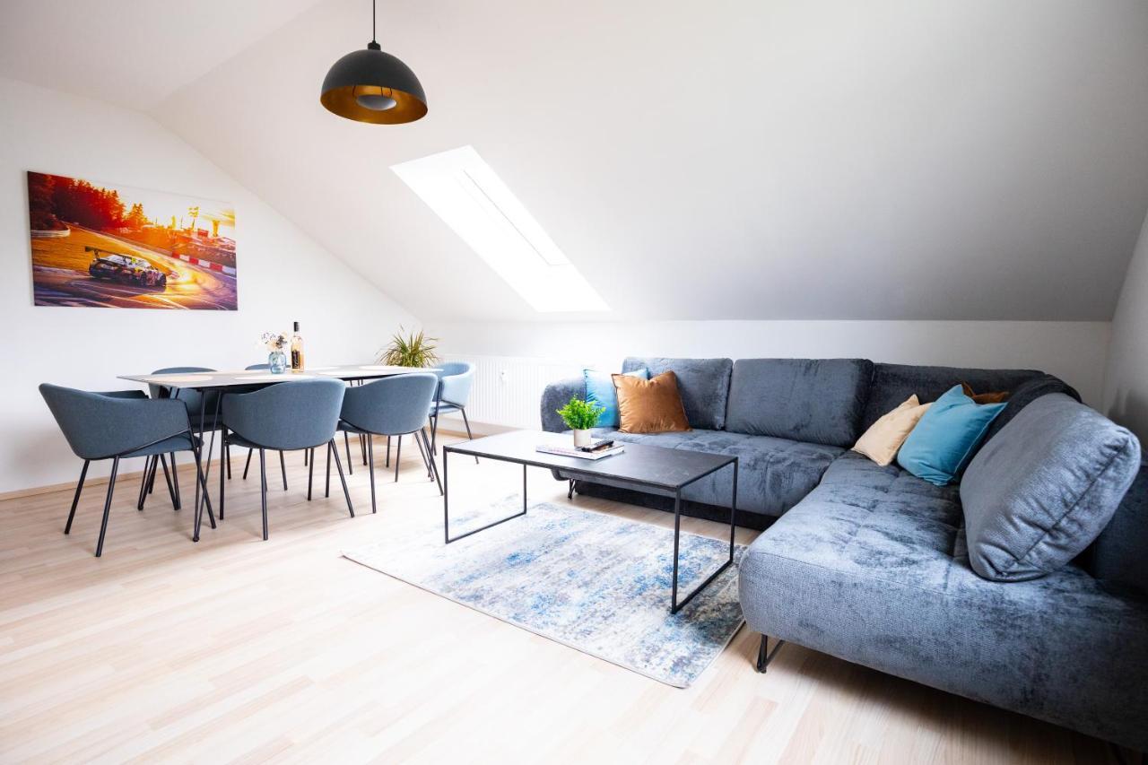 Design-Ferienwohnung In Kelberg Am Nuerburgring: Platz Fuer 6, Kueche, Wifi, Netflix Buitenkant foto